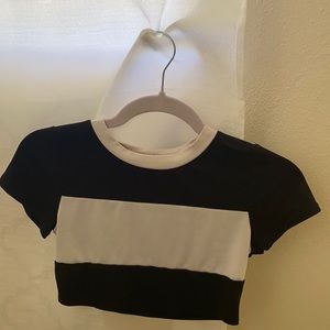 Crop top black & white